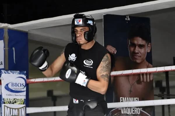 Emanuel Navarrete: OShaquie Foster Hasnt Faced A Fighter Like Me