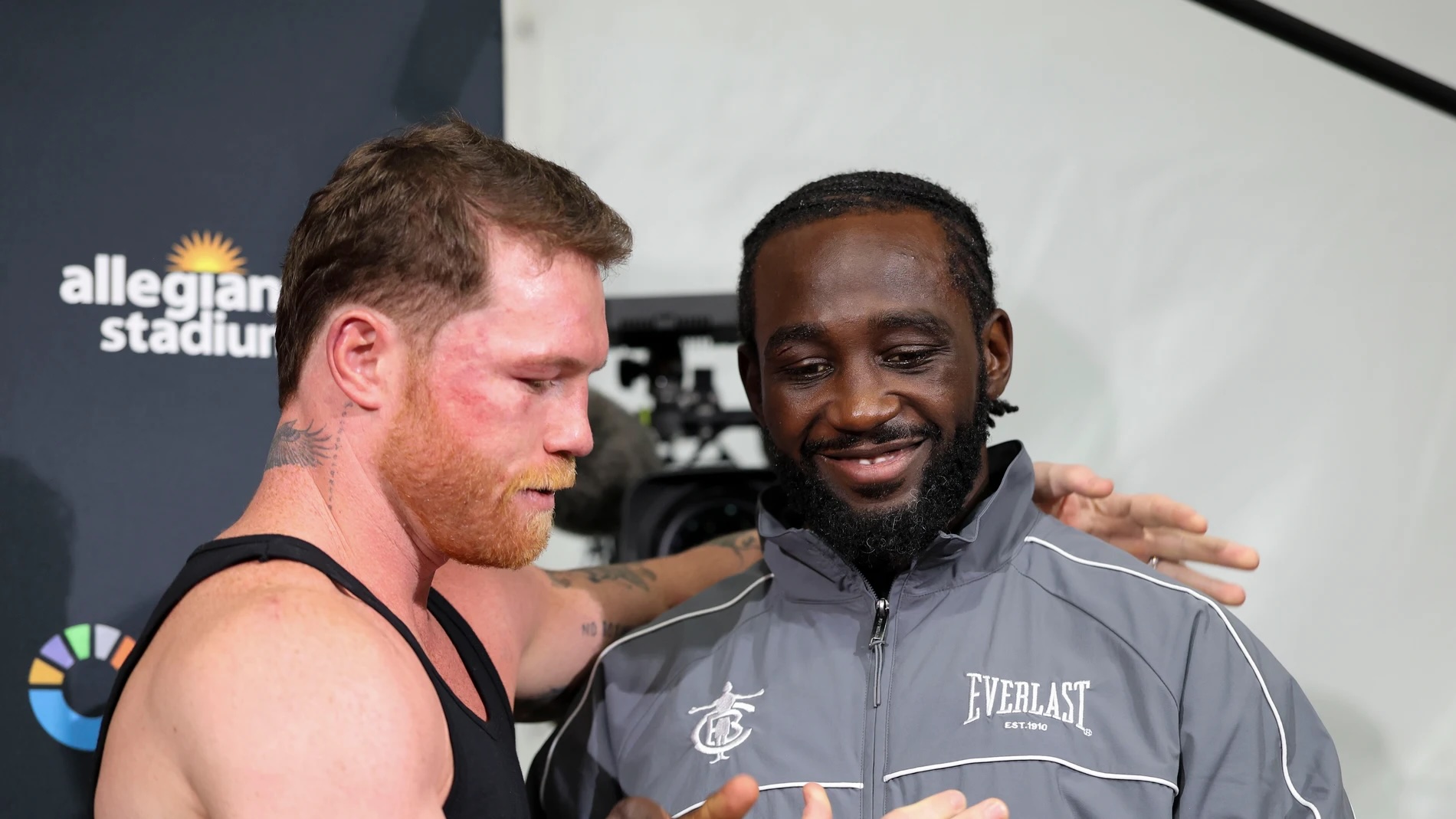Crawford restituisce le cinture a Canelo