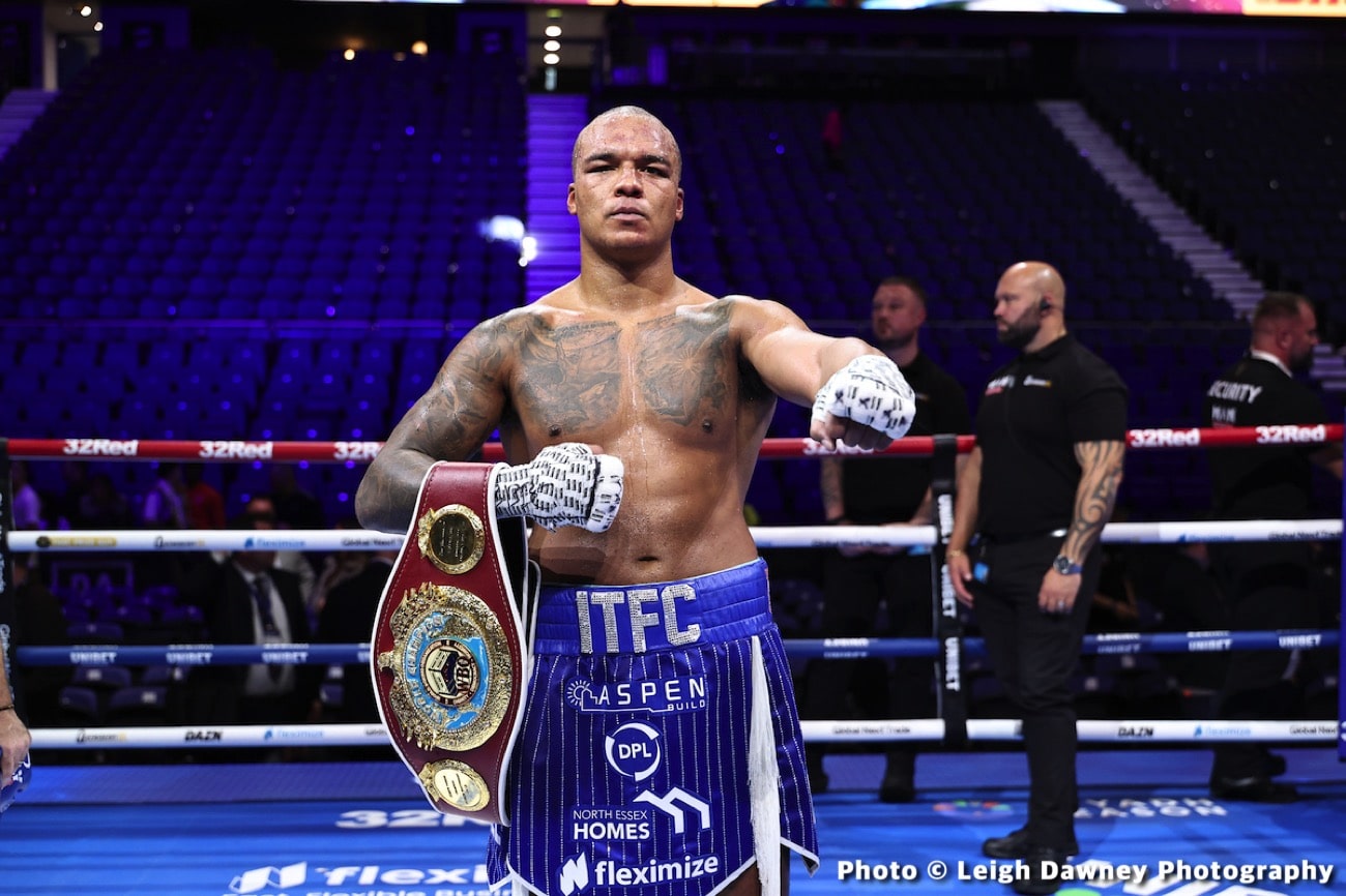 Tyson Fury Approva Stop Arbitro: Parker-Wardley Round 11