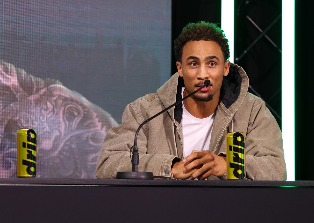 Eddie Hearn gela Ben Whittaker: “È solo un pugile di terza fascia”