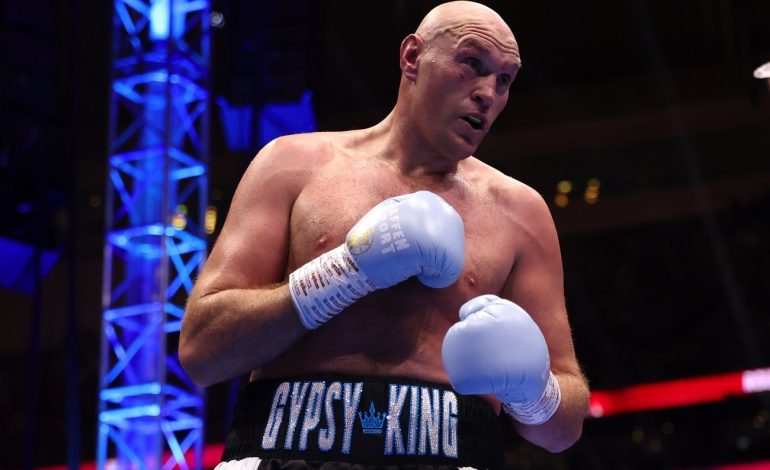 Il Ritorno di Tyson Fury: vittoria su Makhmudov e futuro incerto tra Joshua, Usyk e Wardley